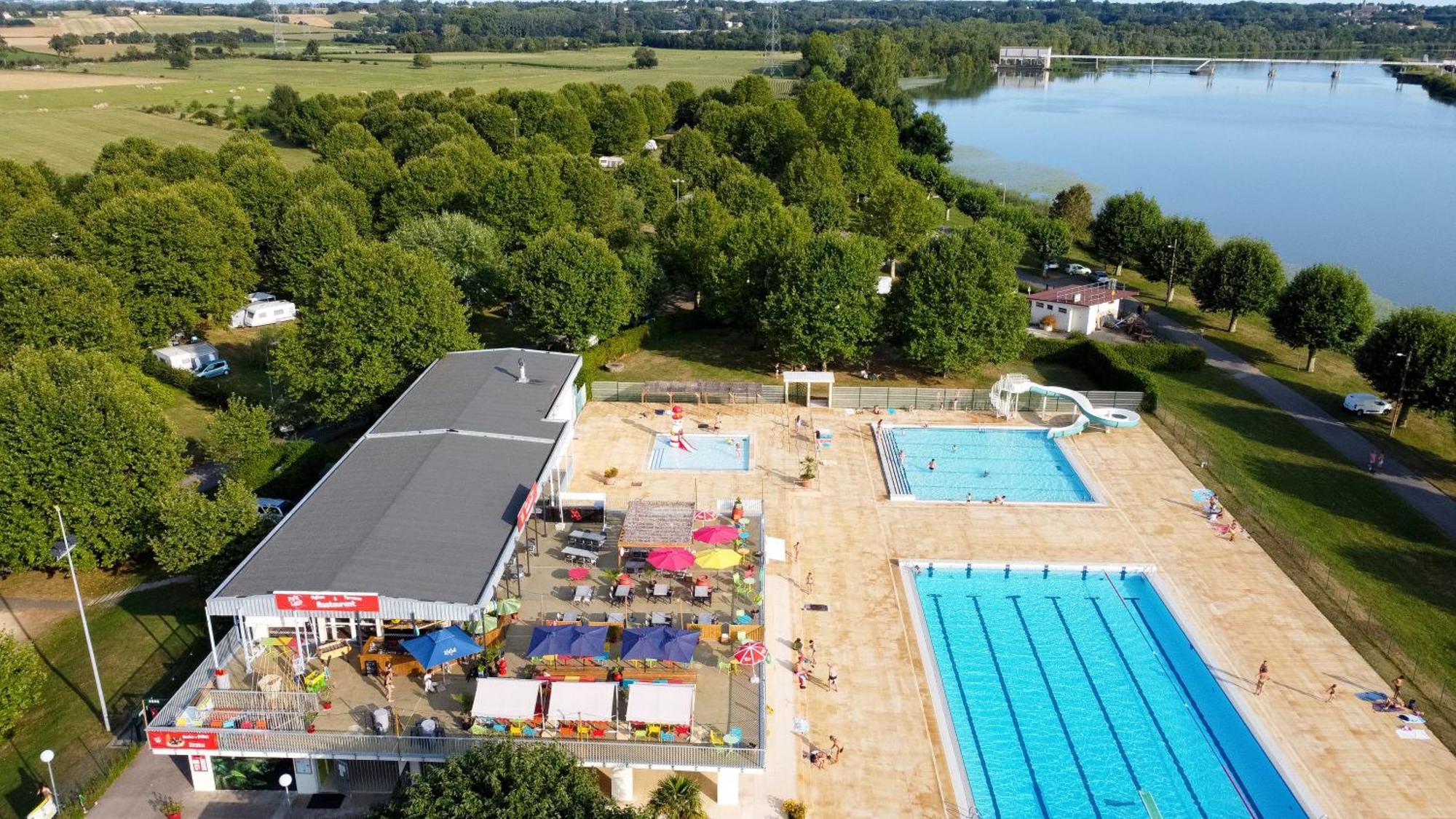 Camping De Thoissey *** מראה חיצוני תמונה
