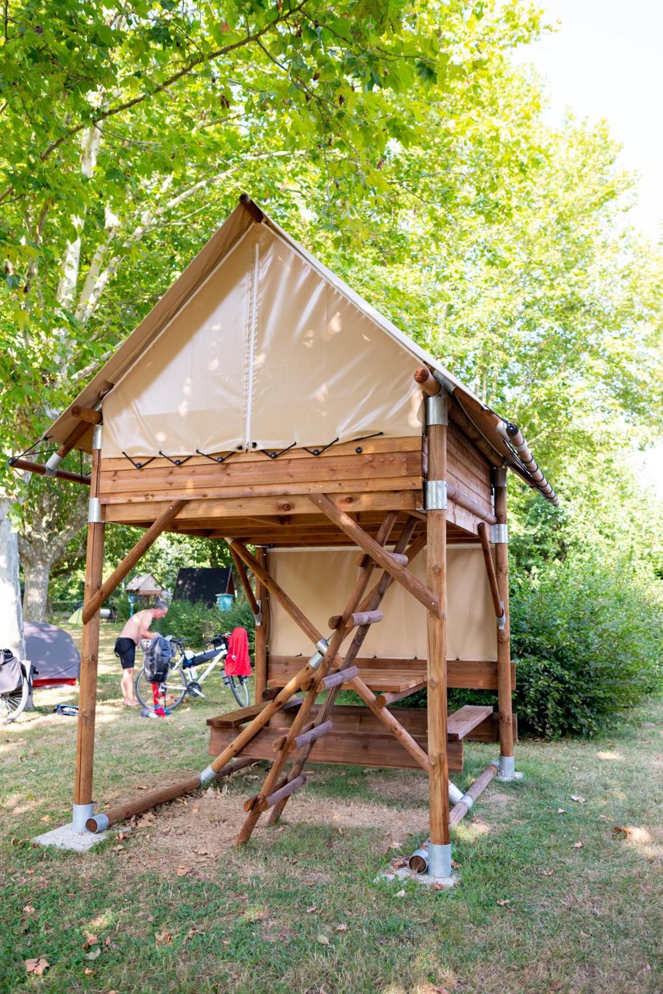 Camping De Thoissey *** מראה חיצוני תמונה
