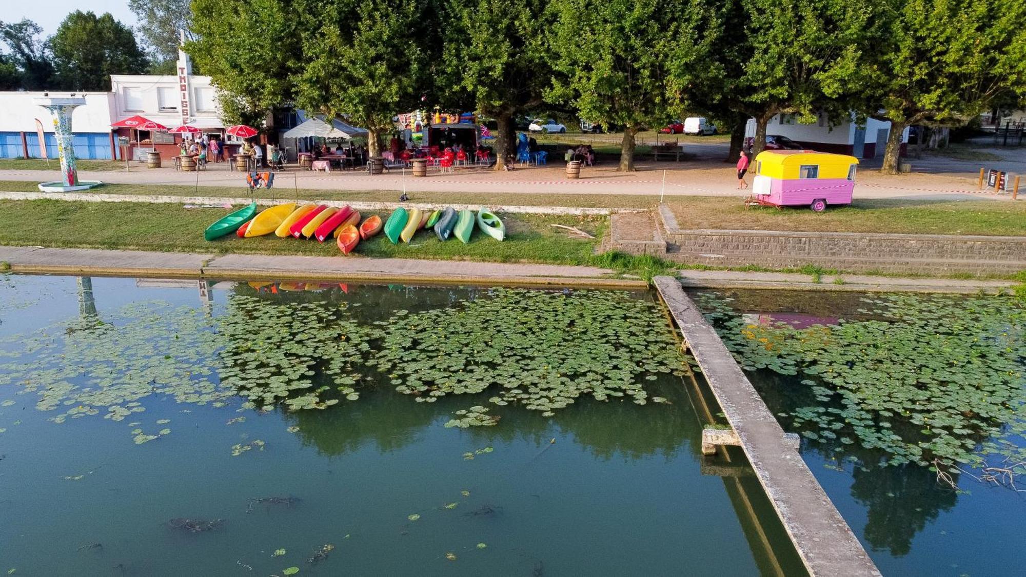 Camping De Thoissey *** מראה חיצוני תמונה