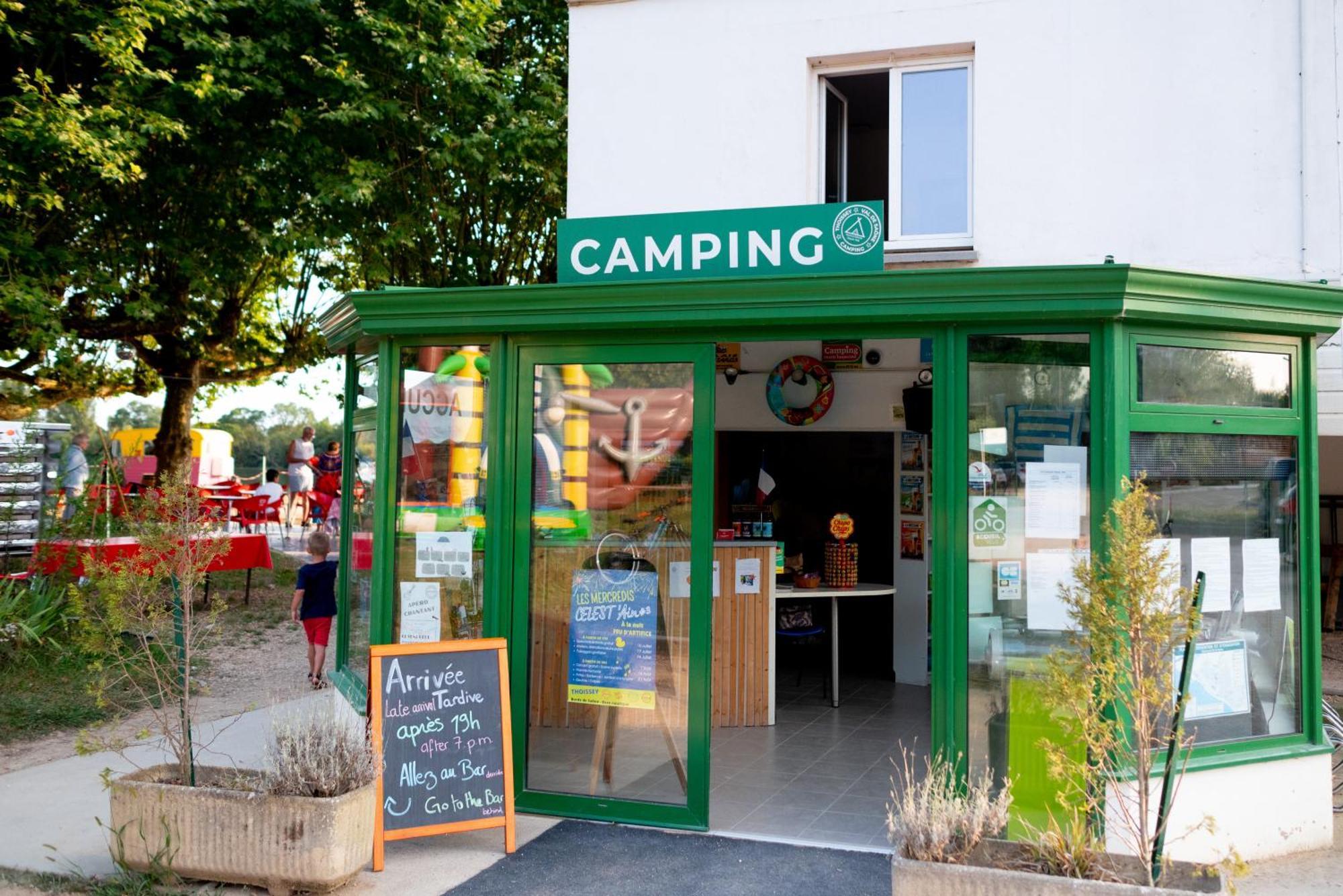 Camping De Thoissey *** מראה חיצוני תמונה