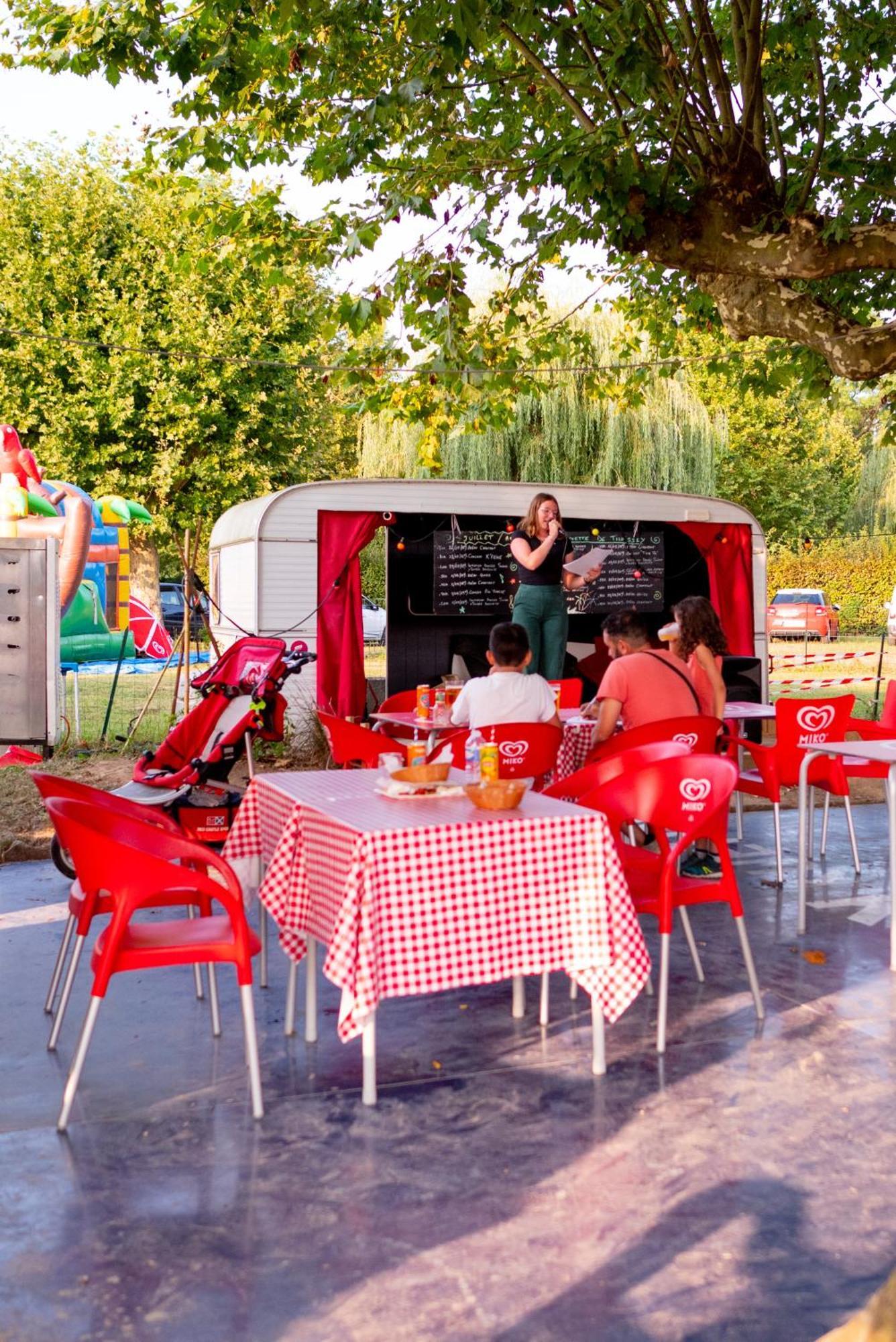Camping De Thoissey *** מראה חיצוני תמונה