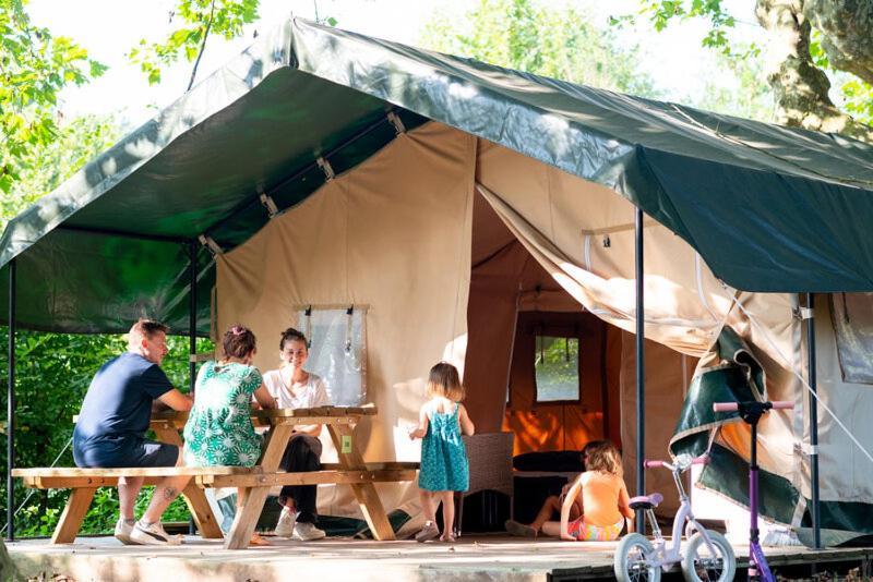 Camping De Thoissey *** מראה חיצוני תמונה