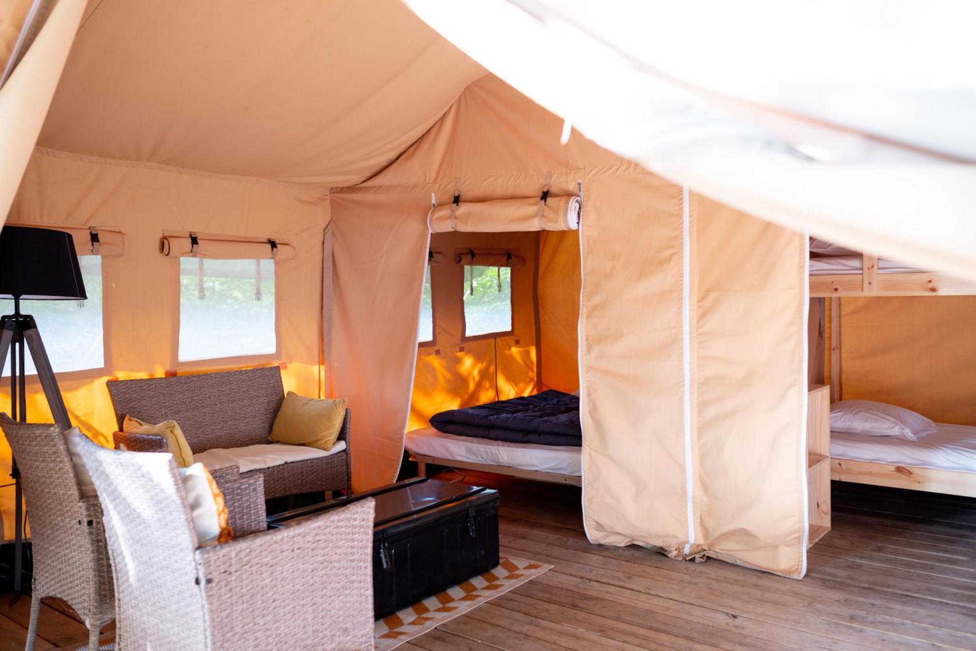 Camping De Thoissey *** מראה חיצוני תמונה