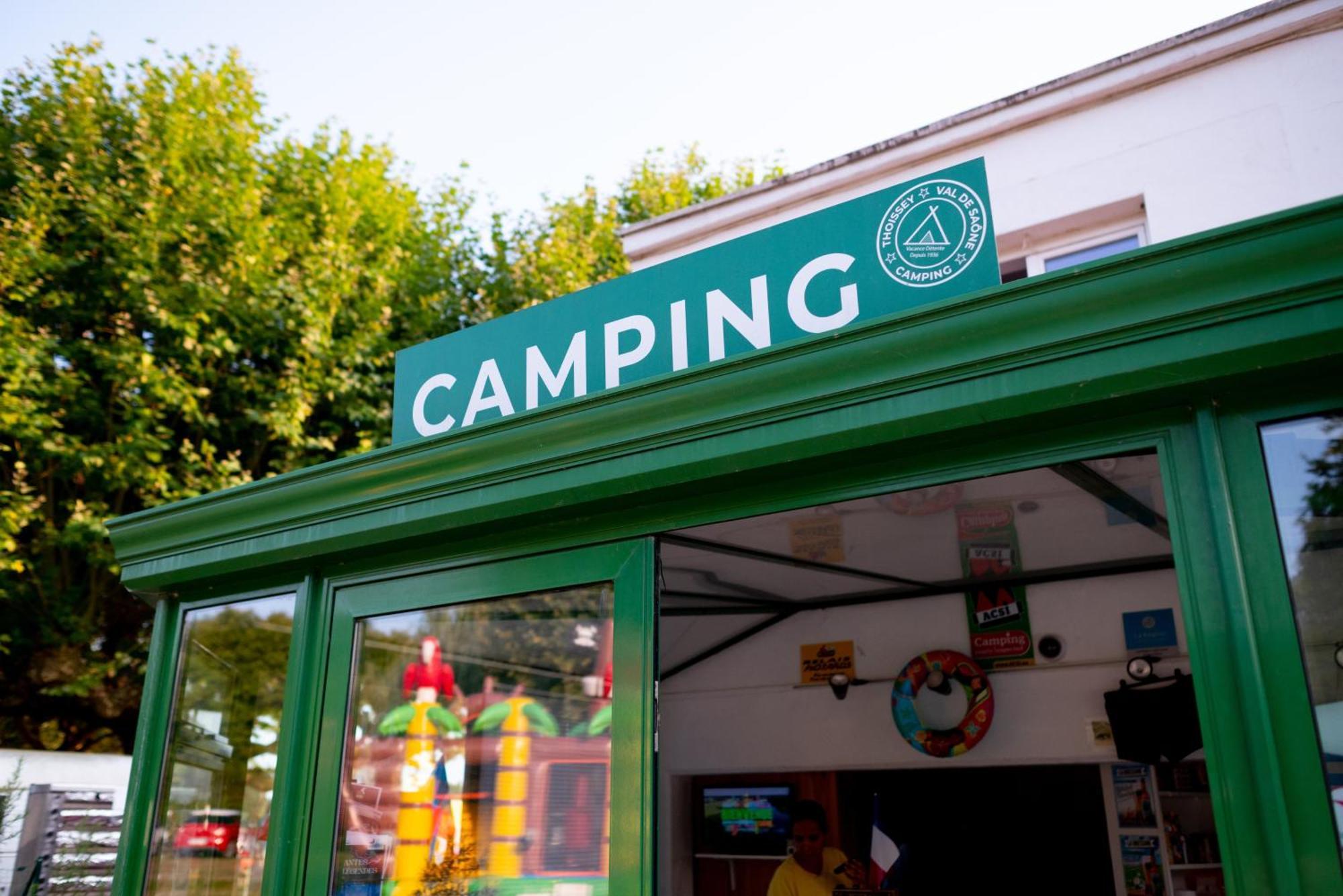Camping De Thoissey *** מראה חיצוני תמונה